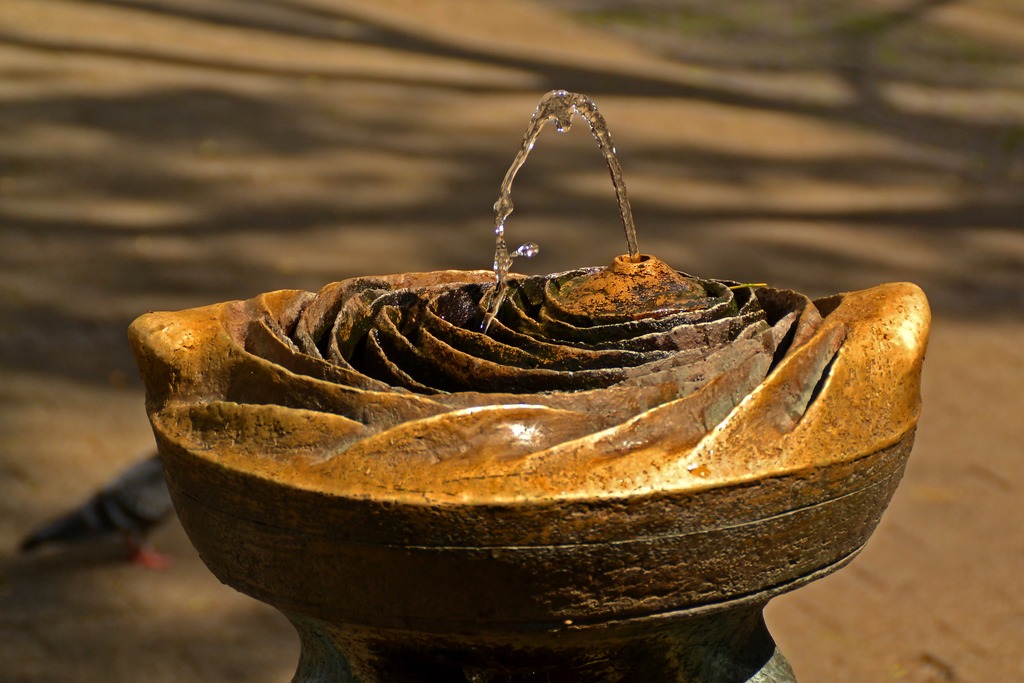 Flower shape Jet Gargoyle water fountain