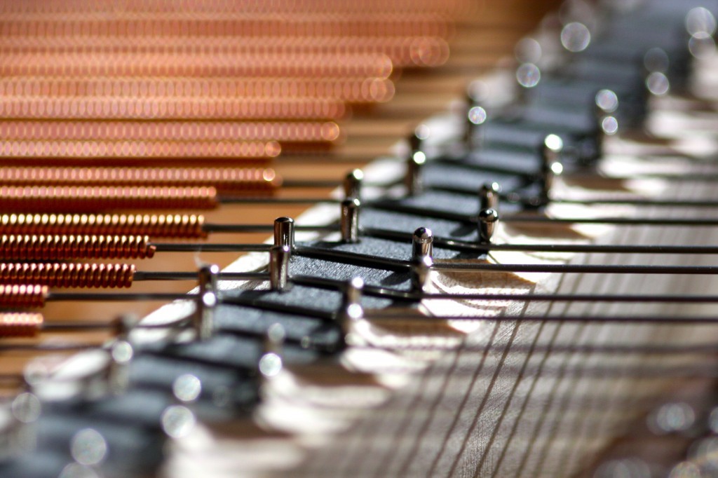Kawai GX-10k piano strings close up
